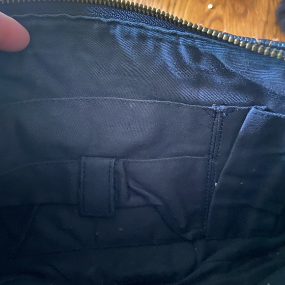 Wilsons Leather Black Shoulder Bag - Picture 7 of 11